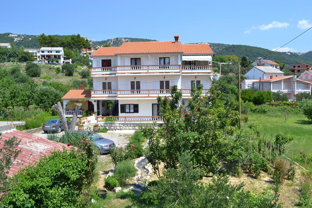 Apartment Beg Rab Town Luaran gambar